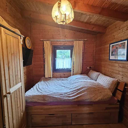 Waldgefluester * Nausis