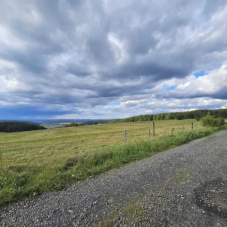 Waldgefluester 度假居